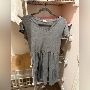 GAP Gray Tiered V-Neck Short Sleeve Dress